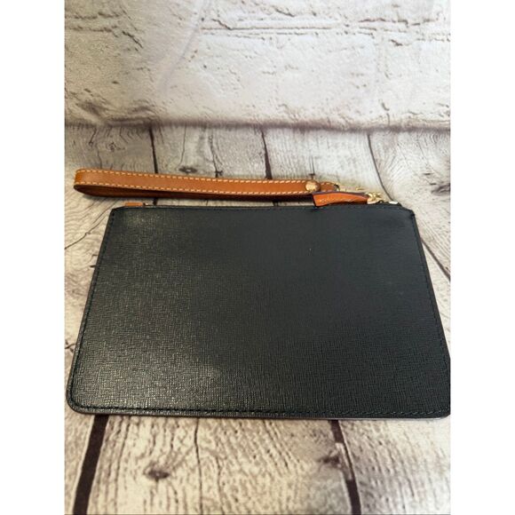 Dooney & Bourke zip wristlet  NWOT - Picture 3 of 8